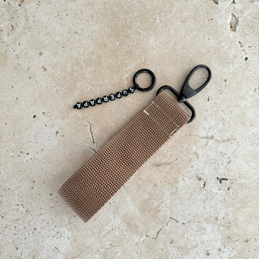 Anhänger für Schlüssel braun