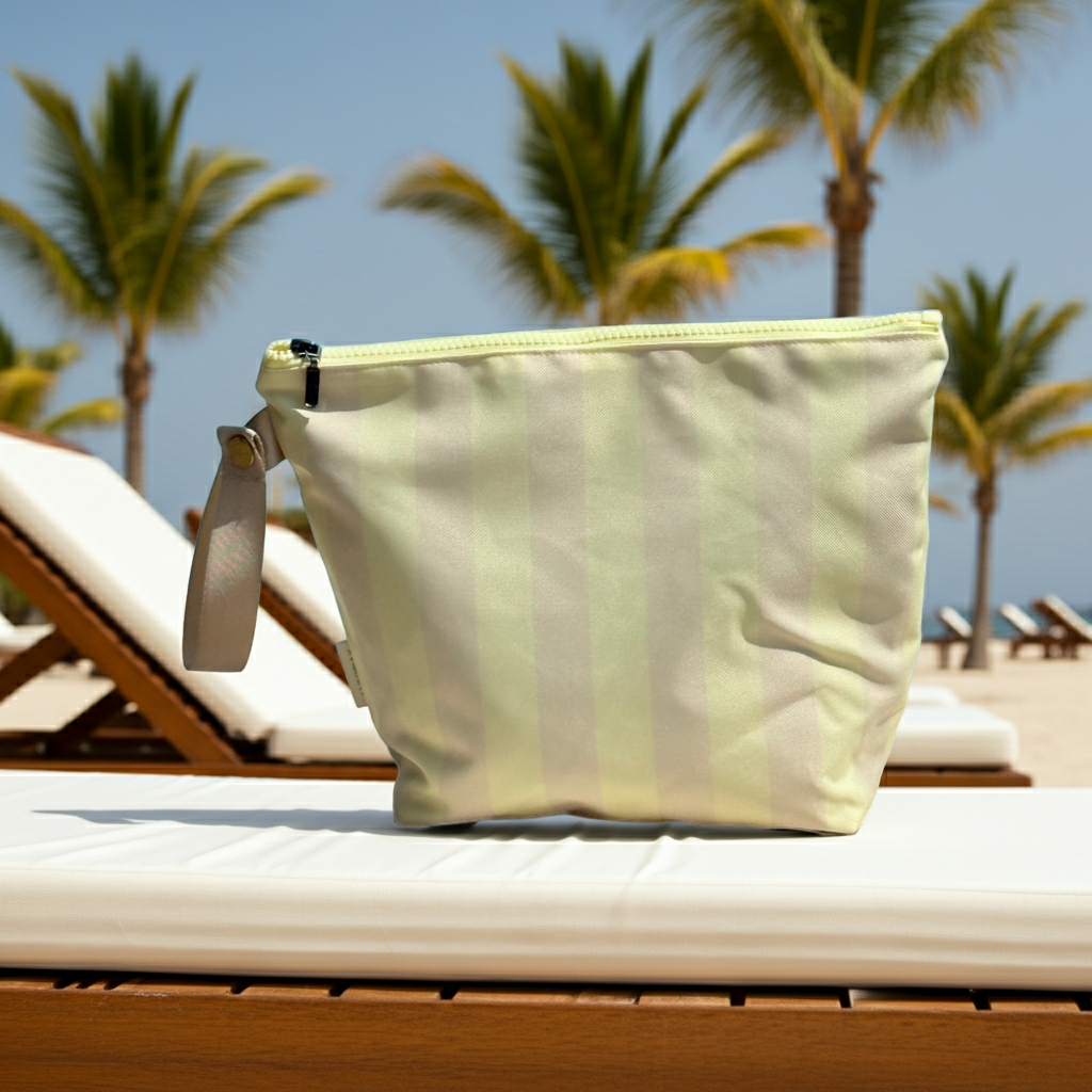 Aquabella Wetbag Butteryellow als wasserabweisende Nasstasche für Strand, Pool und Reisen