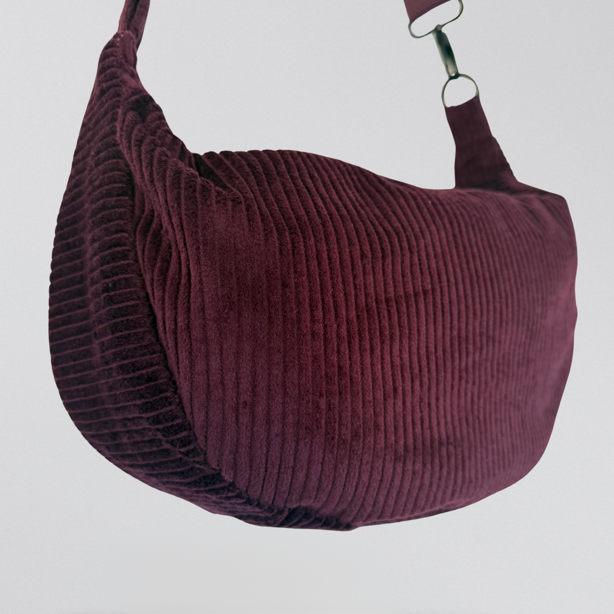 Luna Bag CORD Beere (schwarz) Umhängetasche ANNIWAY