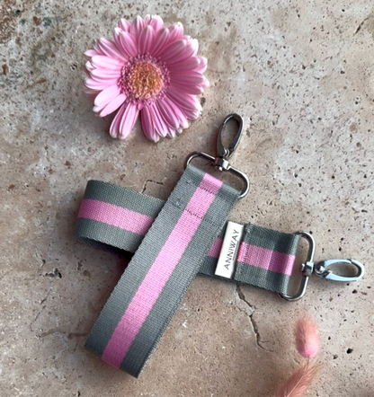 Anhänger für Schlüssel grau rosa