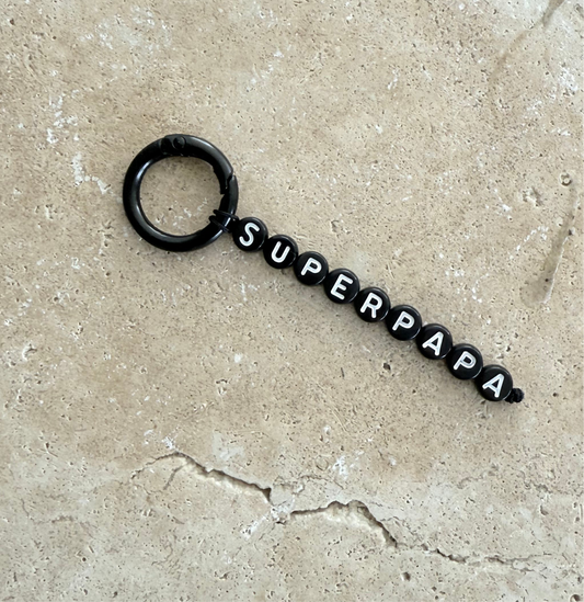 Personalisierter Anhänger all black