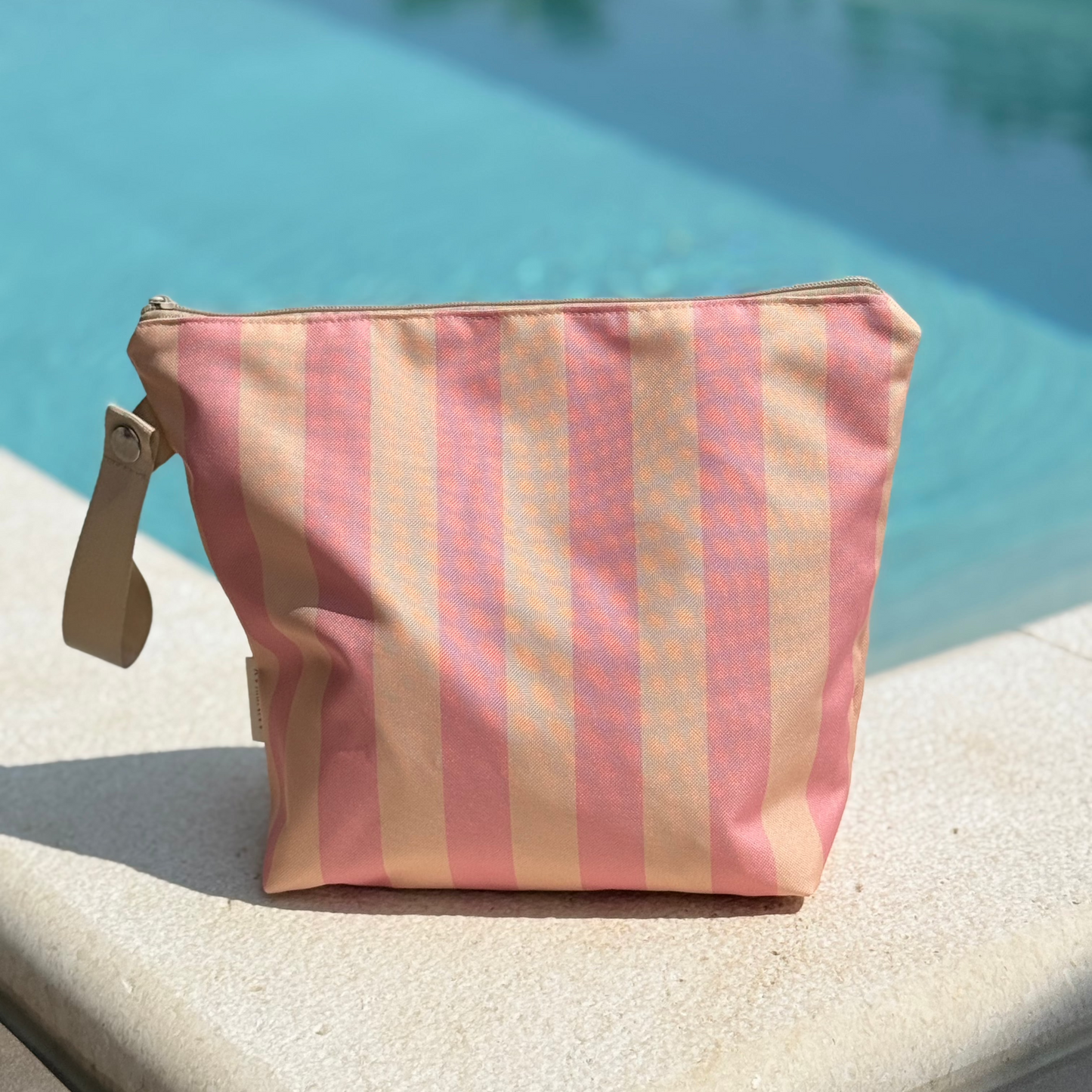 Aquabella Wetbag Leo Schwarz wasserabweisende Nasstasche für Kita, Schwimmbad und Reisen von Anniway